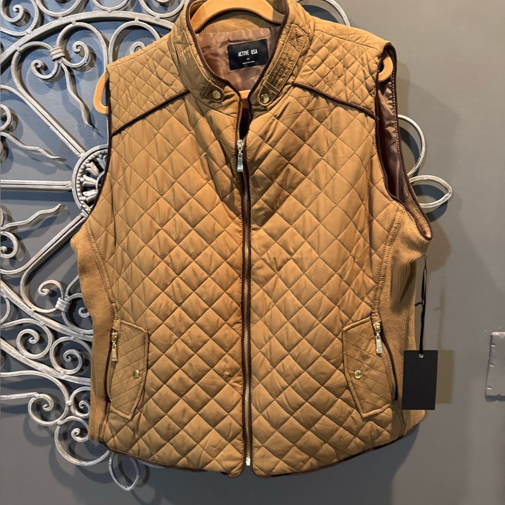 NWT Camel brow equestrian look zip vest women’s plus sz 3x CUTE